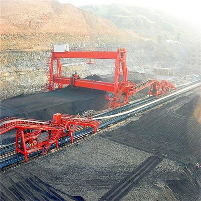 कच्चे माल के यार्ड में कम स्थानिक संरचना के साथ निरंतर स्टेकर रिक्लेमर